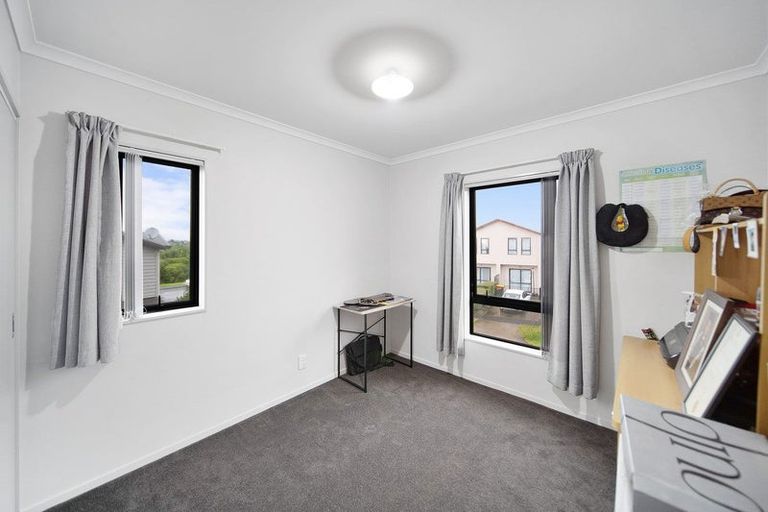 Photo of property in 16 Kuparu Street, Weymouth, Auckland, 2103