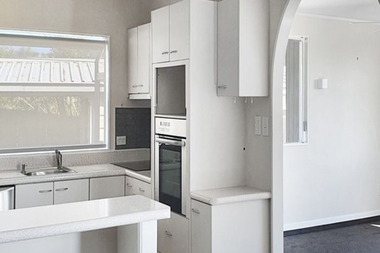 Photo of property in 26 Tatyana Place, Massey, Auckland, 0614