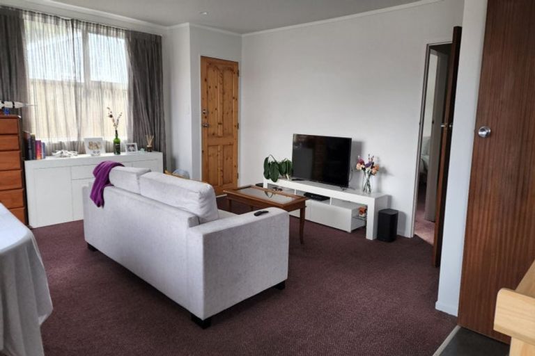 Photo of property in 6 The Square, Manor Park, Lower Hutt, 5019