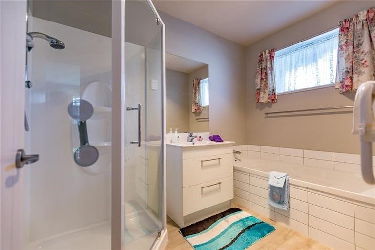 Photo of property in 1/27 Wilsons Road South, Saint Martins, Christchurch, 8022