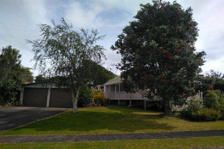 Photo of property in 4 Balmore Place, Wattle Downs, Auckland, 2103
