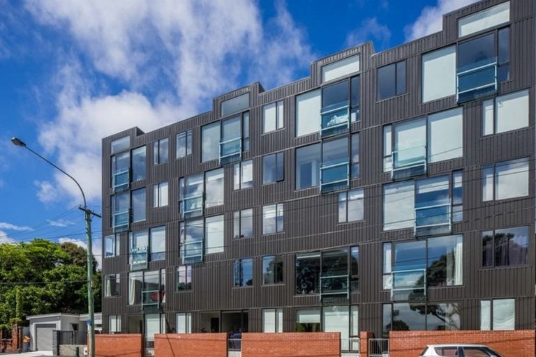 Photo of property in Nouvo Apartments, 4/21i Rugby Street, Mount Cook, Wellington, 6021