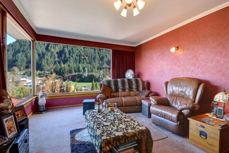 Photo of property in 6 Weaver Street, Queenstown, 9300