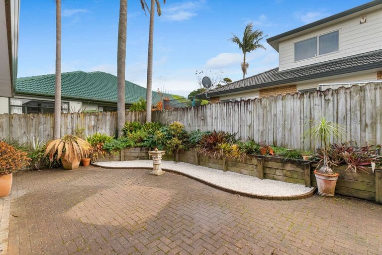 Photo of property in 5 Pat O'connor Place, Manurewa, Auckland, 2105