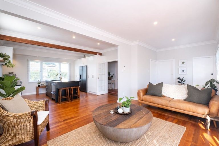 Photo of property in 6 Coleman Terrace, Hospital Hill, Napier, 4110