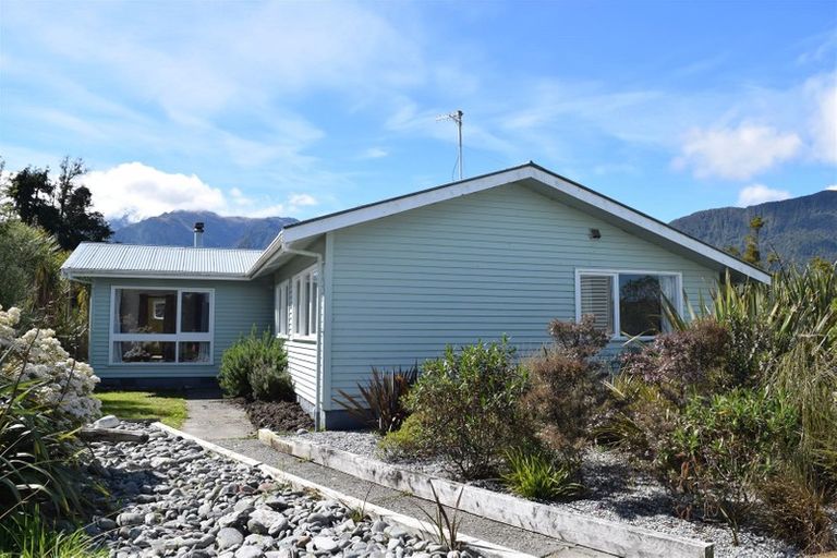 Photo of property in 11 Roberts Street, Whataroa, 7886