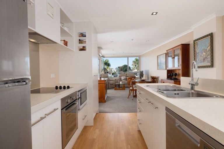 Photo of property in Algarve Apartments, 305/332 Maunganui Road, Mount Maunganui, 3116