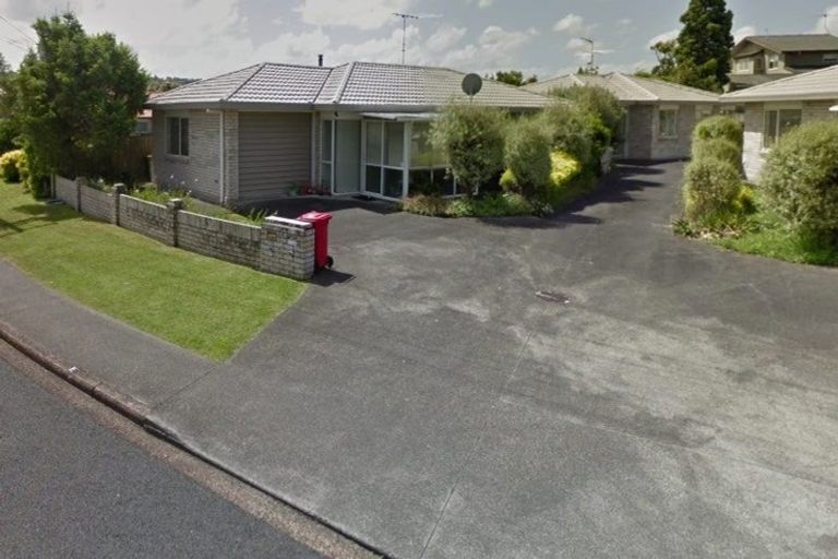 Photo of property in 1/2 Doment Crescent, Orewa, 0931