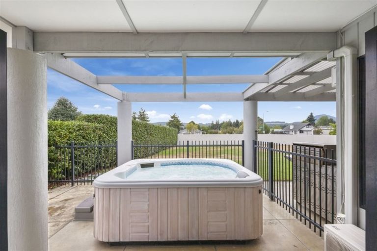 Photo of property in 1 Antonia Place, Kinloch, Taupo, 3377