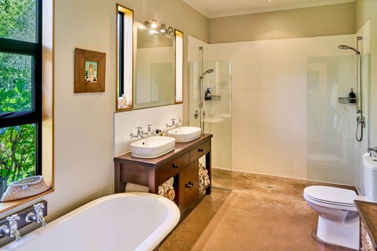 Photo of property in 96 Arcus Road, Te Horo, Otaki, 5582