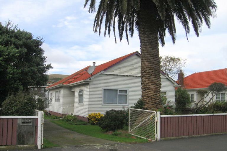 Photo of property in 140 Main Road, Tawa, Wellington, 5028