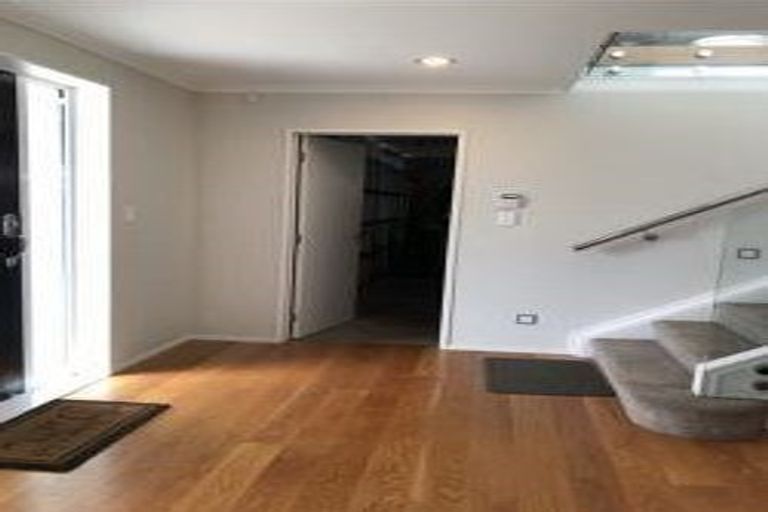 Photo of property in 15 Sawyers Lane, Silverdale, 0932