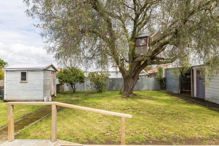 Photo of property in 40 Mcphee Street, Dannevirke, 4930