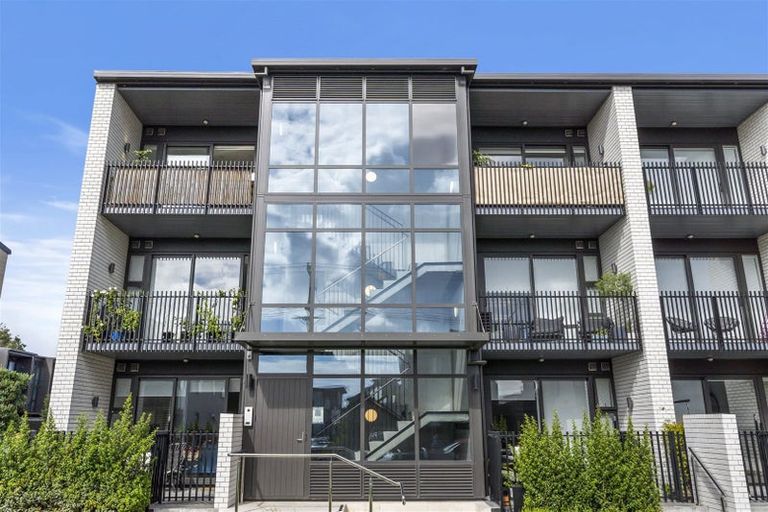 Photo of property in 201/38e Fraser Avenue, Northcote, Auckland, 0627