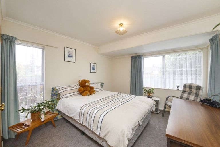 Photo of property in 14 Fraser Court, Roslyn, Palmerston North, 4414
