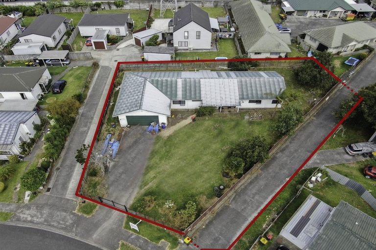 Photo of property in 17 Solveig Place, Randwick Park, Auckland, 2105