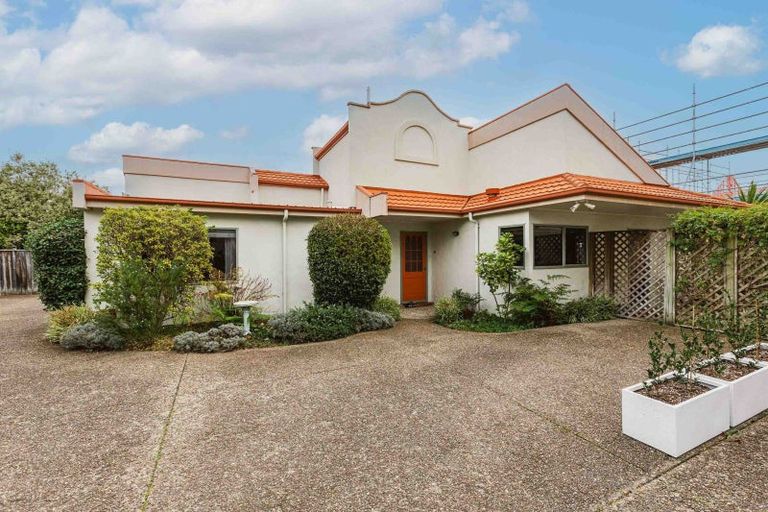 Photo of property in 9a Chambers Street, Havelock North, 4130