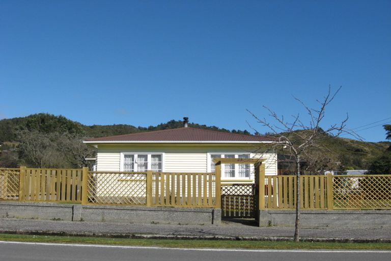 Photo of property in 25 Moorhouse Street, Ross, 7812