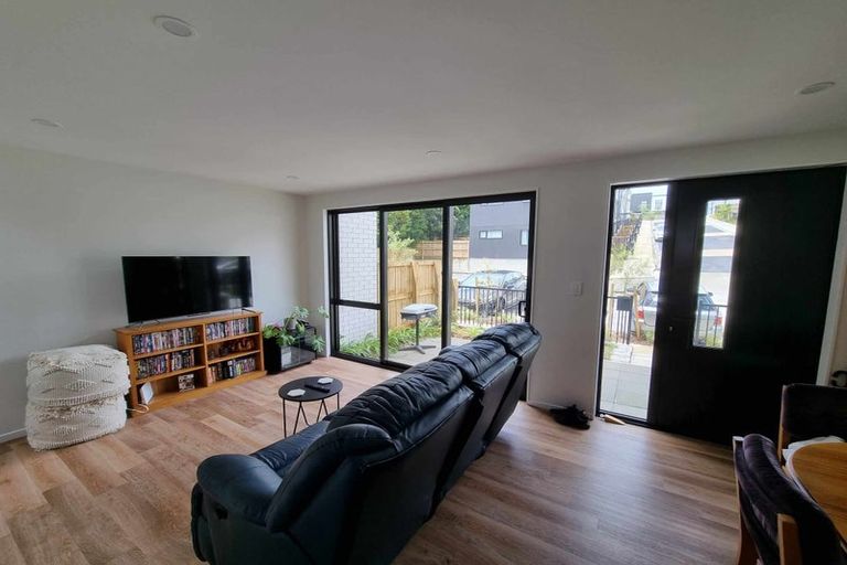 Photo of property in 34 Tokai Place, Glen Eden, Auckland, 0602