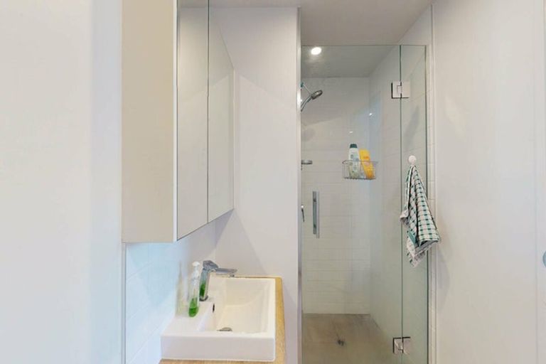 Photo of property in Pinnacle Apartments, W806/160 Victoria Street, Te Aro, Wellington, 6011