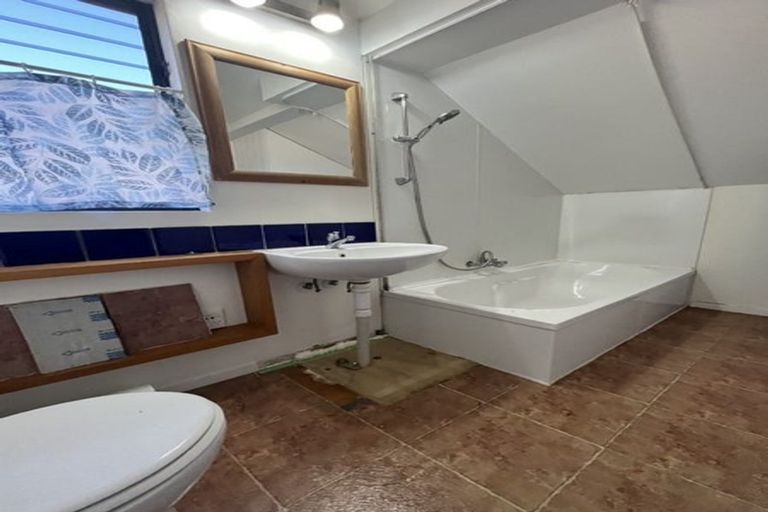 Photo of property in 24 Steyne Avenue, Plimmerton, Porirua, 5026