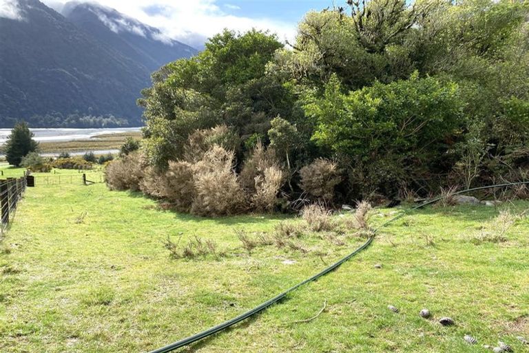 Photo of property in 4730 Otira Highway, Jacksons, Inchbonnie, 7875