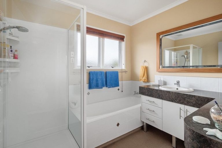 Photo of property in 29 Andrew Place, Otumoetai, Tauranga, 3110