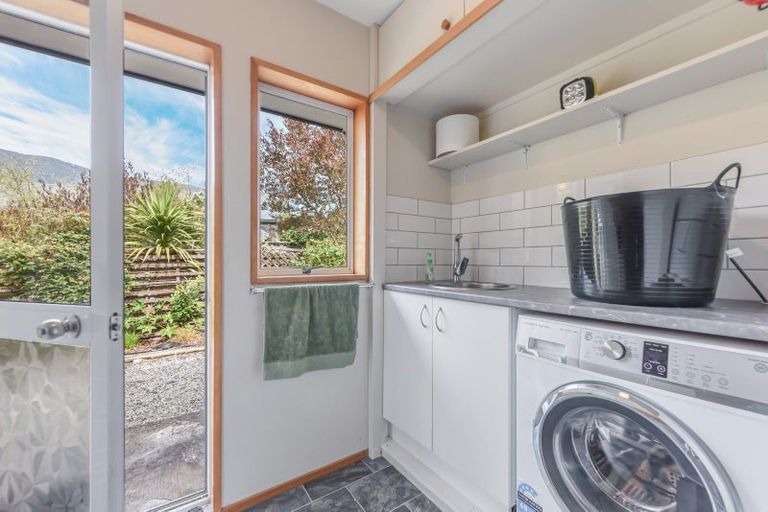 Photo of property in 10a Huia Street, Waikawa, Picton, 7220