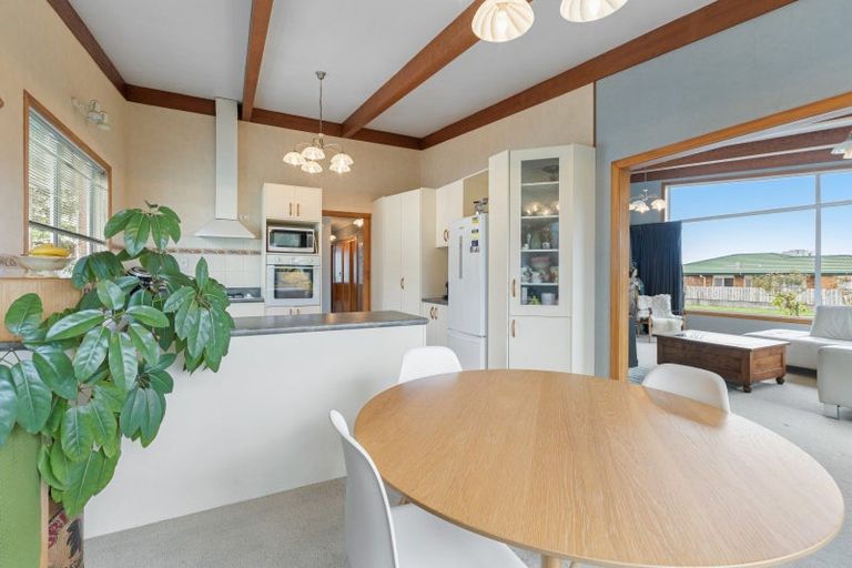 Photo of property in 216 Mangorei Road, Merrilands, New Plymouth, 4312