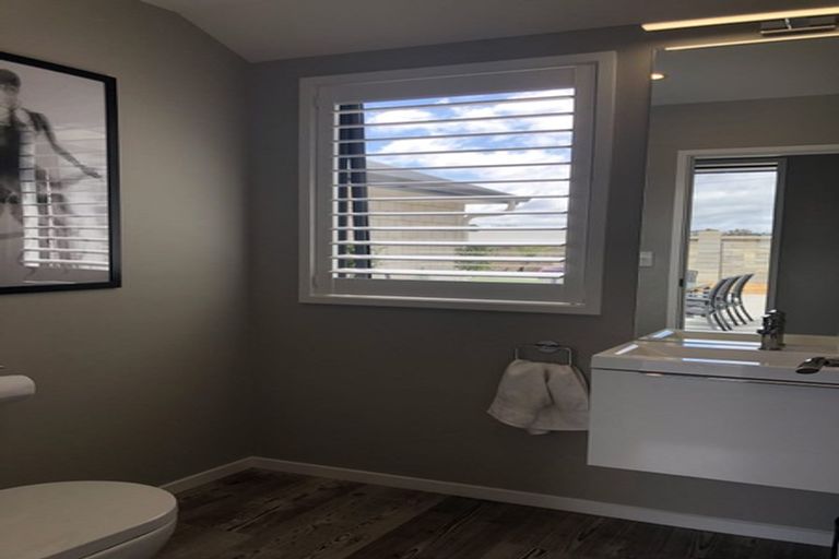 Photo of property in 8 Saint Thomas Avenue, Pyes Pa, Tauranga, 3112