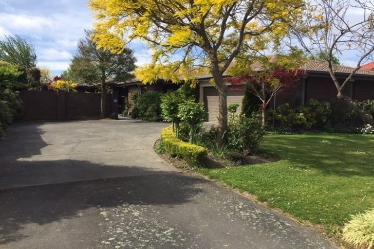 Photo of property in 34 Regency Crescent, Redwood, Christchurch, 8051