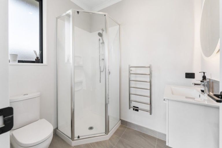 Photo of property in 4 Orawahi Road, Glenbrook, 2681