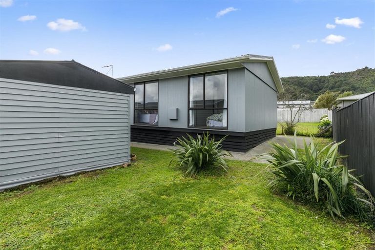 Photo of property in 2/101 Wilkie Crescent, Naenae, Lower Hutt, 5011