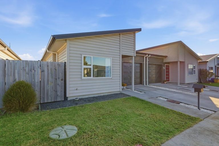 Photo of property in 9 Mokopapa Street, Takanini, 2112