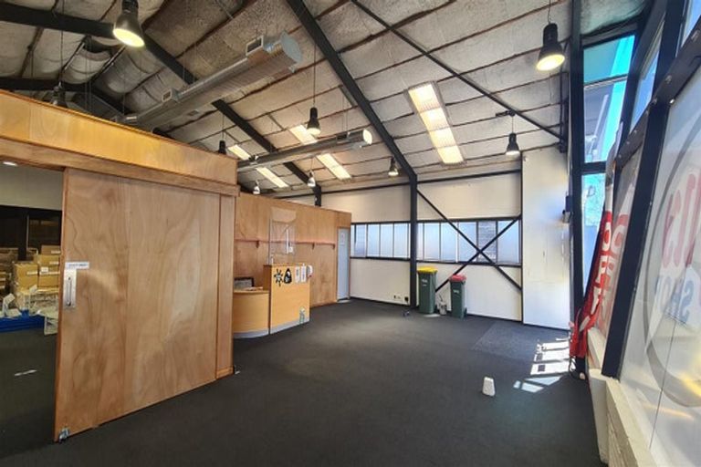 Photo of property in 25a Great South Road, Papakura, 2110