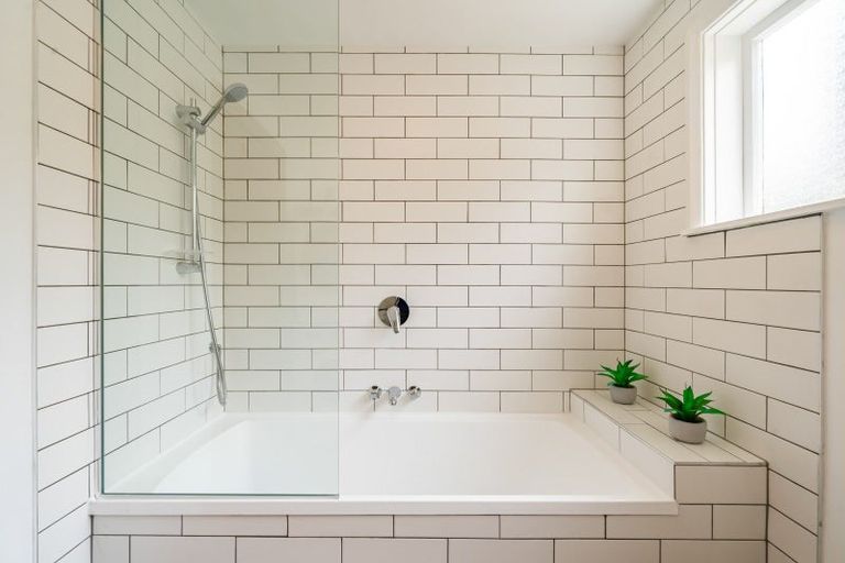 Photo of property in 19 Kitchener Terrace, Johnsonville, Wellington, 6037