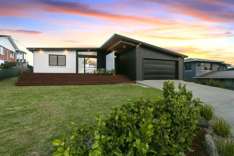 Photo of property in 10 Hillcrest Road, Hatfields Beach, Orewa, 0931
