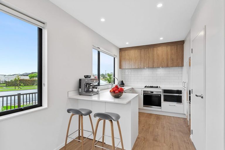 Photo of property in 1 Kawe Marie Lane, Takanini, 2112