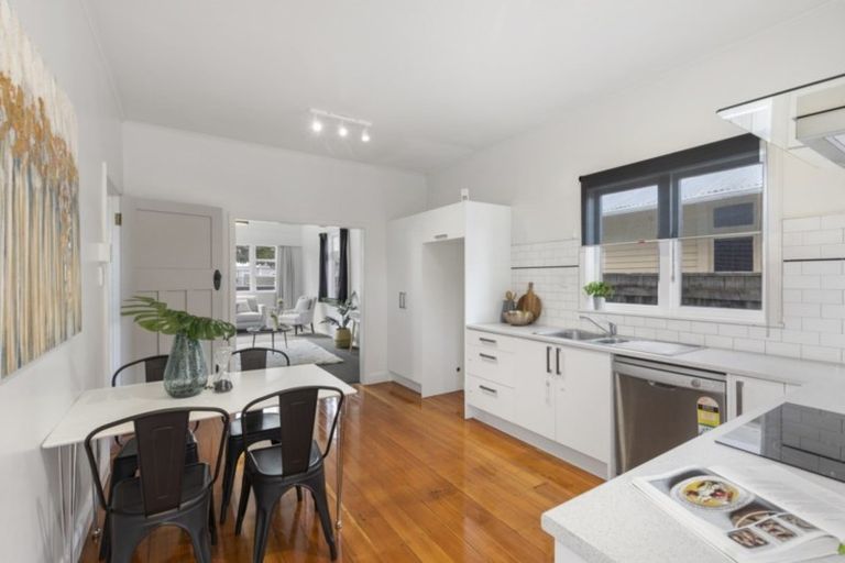 Photo of property in 28 Pilmuir Street, Hutt Central, Lower Hutt, 5010