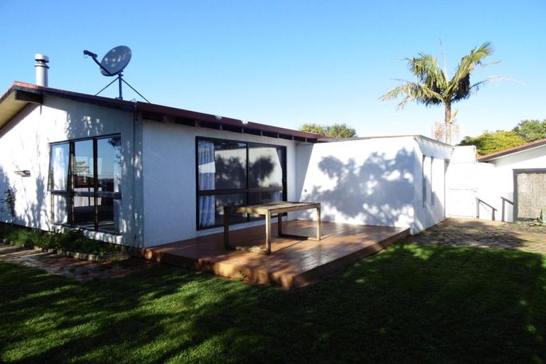 Photo of property in 61 Rhinevale Close, Henderson, Auckland, 0612