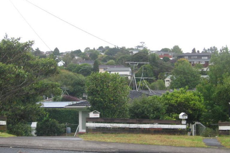 Photo of property in 1/12 Ellice Road, Totara Vale, Auckland, 0629