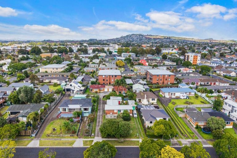 Photo of property in 6 Blair Avenue, Pukekohe, 2120