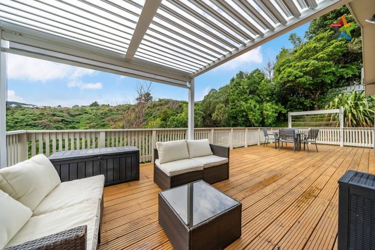 Photo of property in 16 Haast Close, Kelson, Lower Hutt, 5010