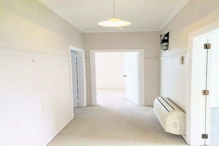 Photo of property in 22 Wharfdale Street, Macandrew Bay, Dunedin, 9014