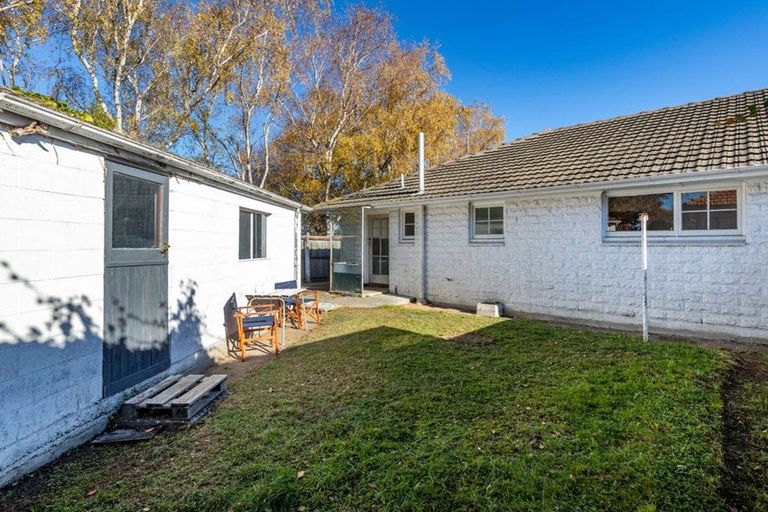 Photo of property in 2/170 Waimairi Road, Ilam, Christchurch, 8041