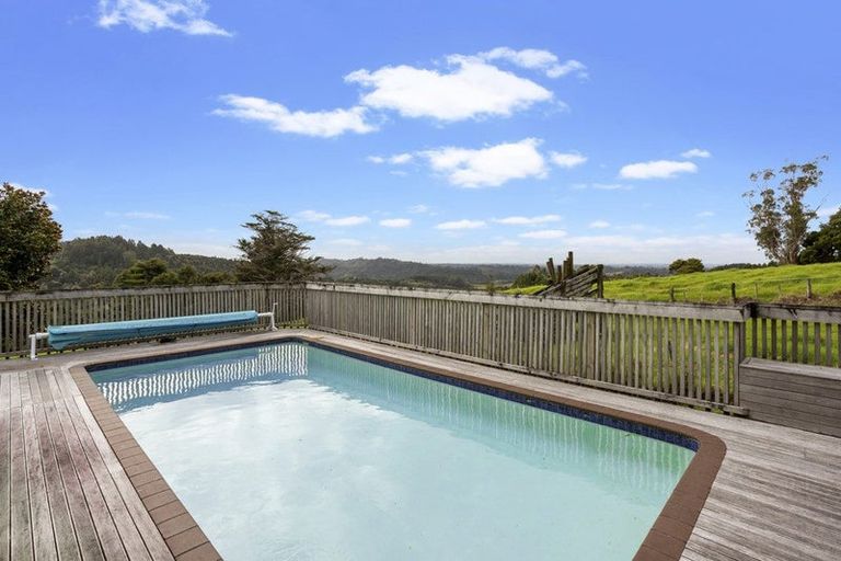 Photo of property in 267 Forest Hill Road, Waiatarua, Auckland, 0612