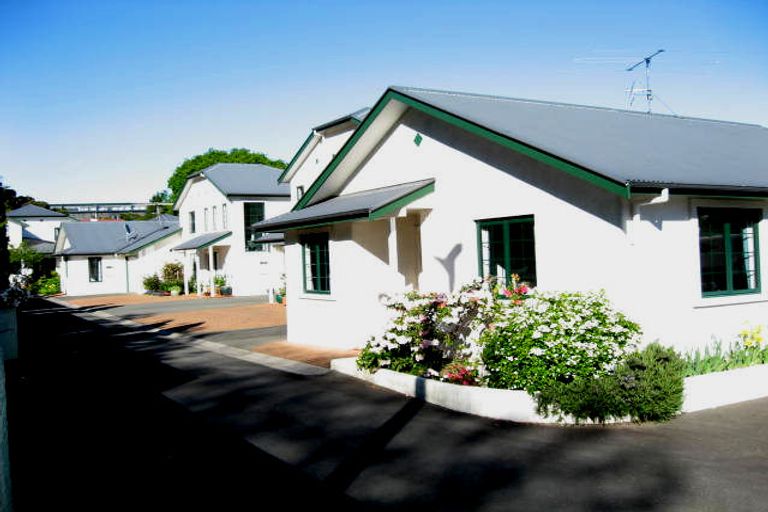 Photo of property in 90 Waimea Road, Nelson South, Nelson, 7010