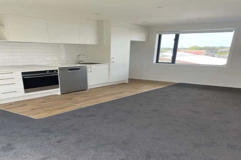 Photo of property in 12/1 Fruitvale Road, New Lynn, Auckland, 0600