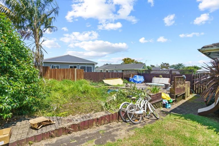 Photo of property in 19 Helms Place, Manurewa, Auckland, 2102