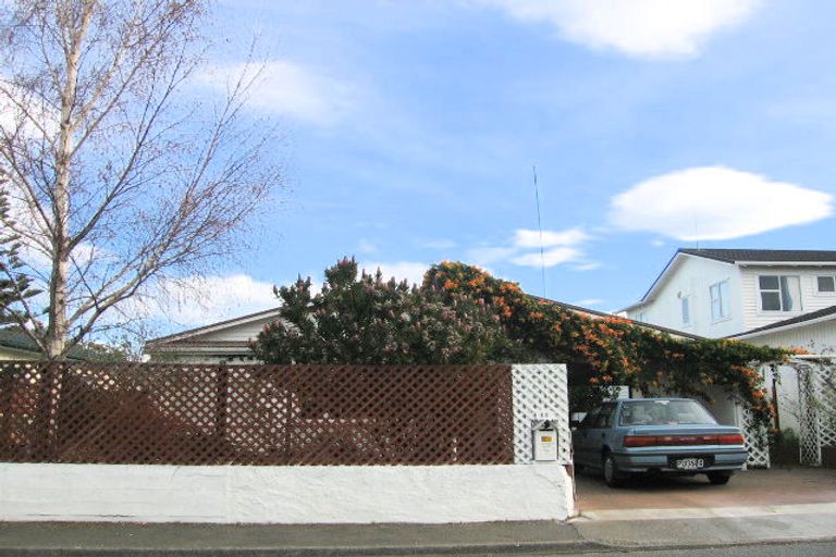 Photo of property in 18 Selwyn Road, Hospital Hill, Napier, 4110